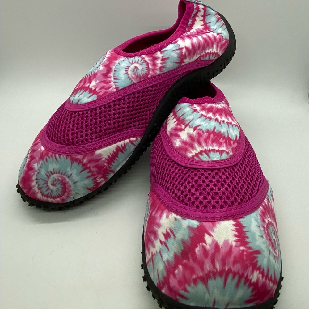 Six Flags Girls Water Shoes Size 3                 (JM)